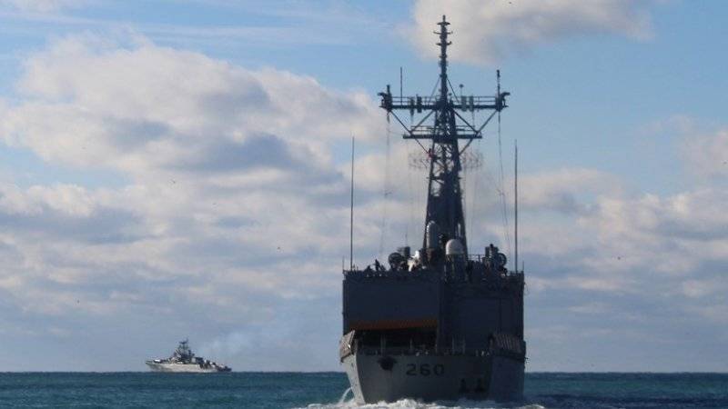 Черноморский флот держит под контролем учения НАТО в Черном море