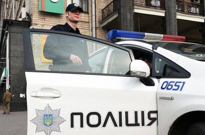 Пьяный ветеран войны в Донбассе угрожал подорвать гранатой пятерых детей | PolitNews