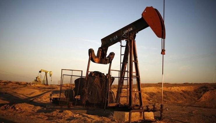 Добыча нефти в Иране достигла минимума за 30 лет
