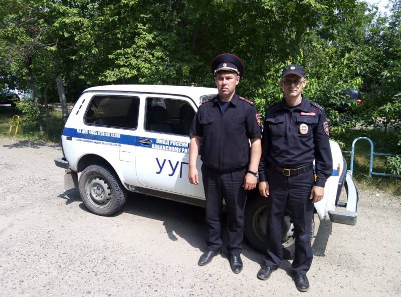 В Бурятии полицейские помогли спасти отдыхающих на Байкале