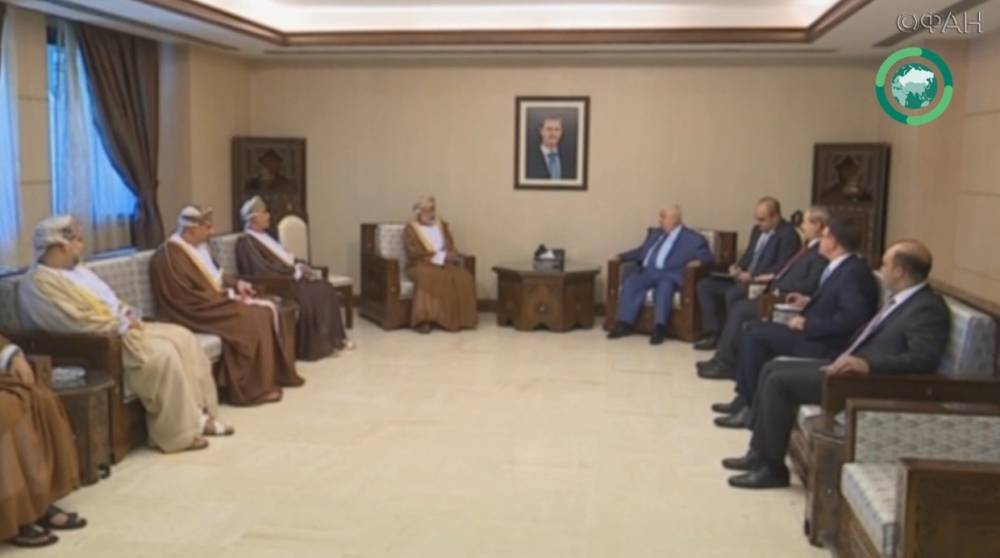 Премьер-министр Сирии обсудил с премьером Омана двусторонние отношения
