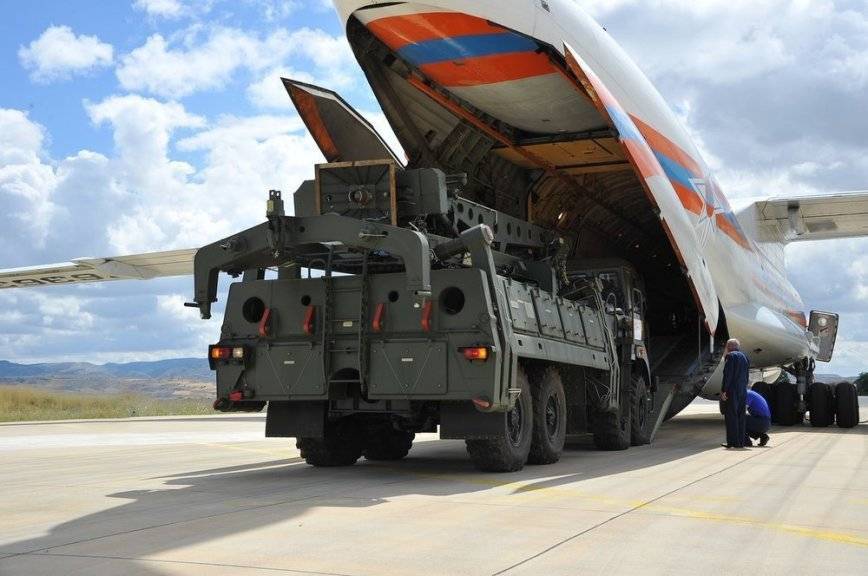 Турция показала фотографии доставленных Россией систем С-400