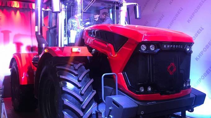 Петербургский завод запустил производство новый линейки тракторов