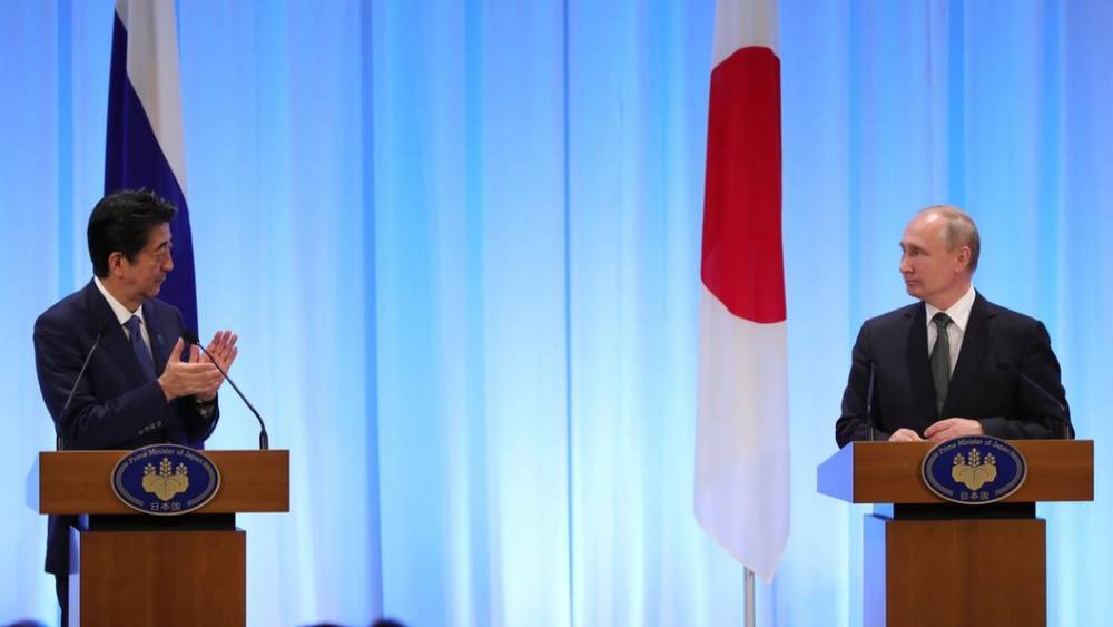 Испытание для Абэ: Японские СМИ гадают, какая тактика может помочь договориться с Путиным