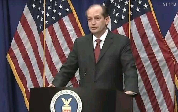 Глава министерства труда США объявил об отставке на фоне скандала