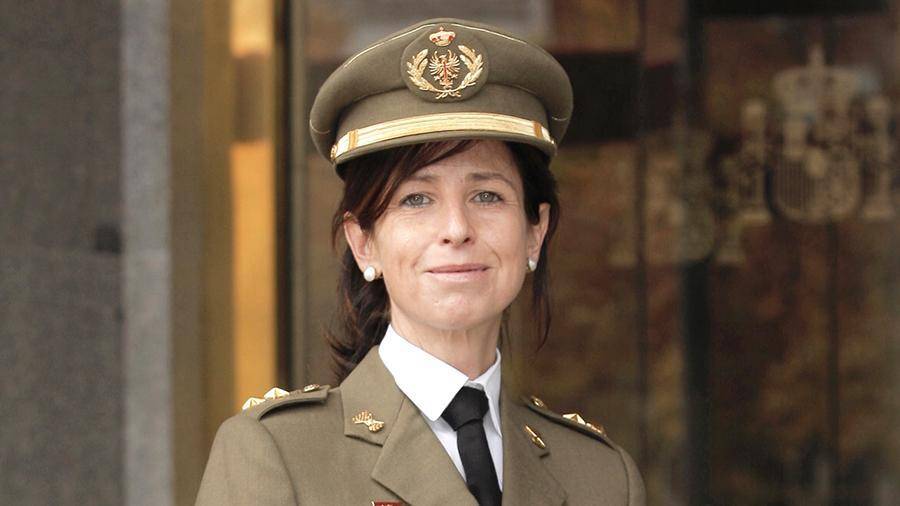 В Испании женщина впервые стала генералом