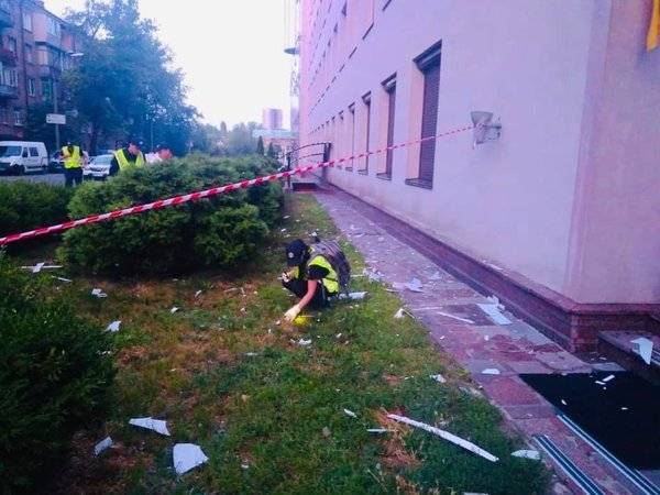 Здание телеканал «112. Украина» обстреляли из гранатомета