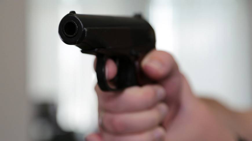 В Уфе избили полицейского и украли у него пистолет