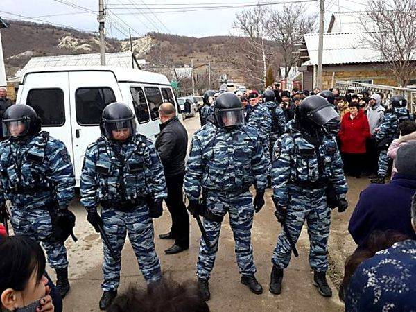 Оккупация Крыма: оккупанты время не теряли, но что сделала за три года Украина?