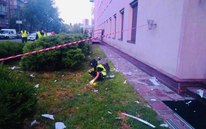 Теракт в Киеве: здание телеканала "112 Украина" обстреляли из гранатомета