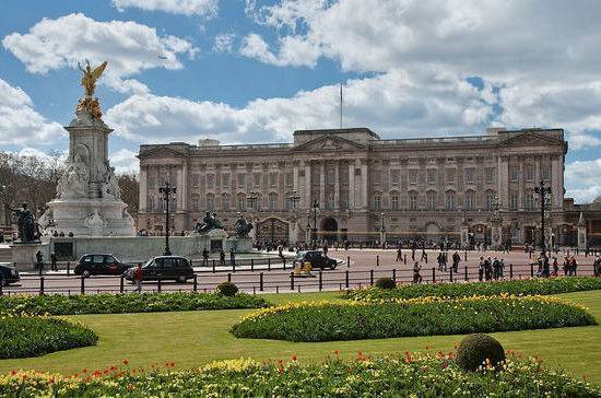 Английские монархи выкупили Букингемский дворец у герцога