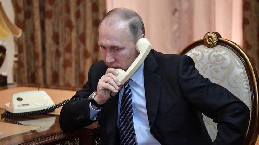 Путин поговорил с Зеленским по телефону