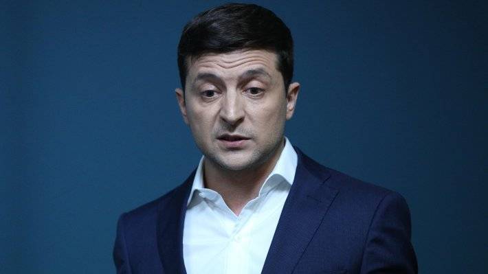 Зеленский призвал главу фискальной службы уволиться после поста в Facebook
