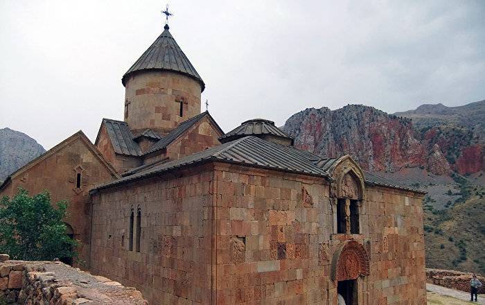 Инцидент в монастырском комплексе Нораванк: турист из Испании упал с высоты