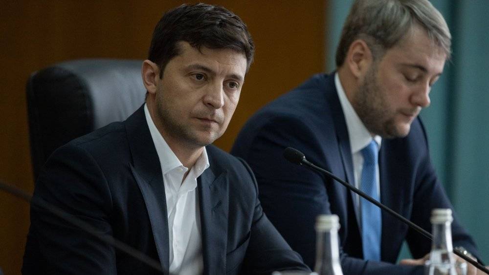 Зеленский потребовал от уличенного во лжи главы ГФС увольнения