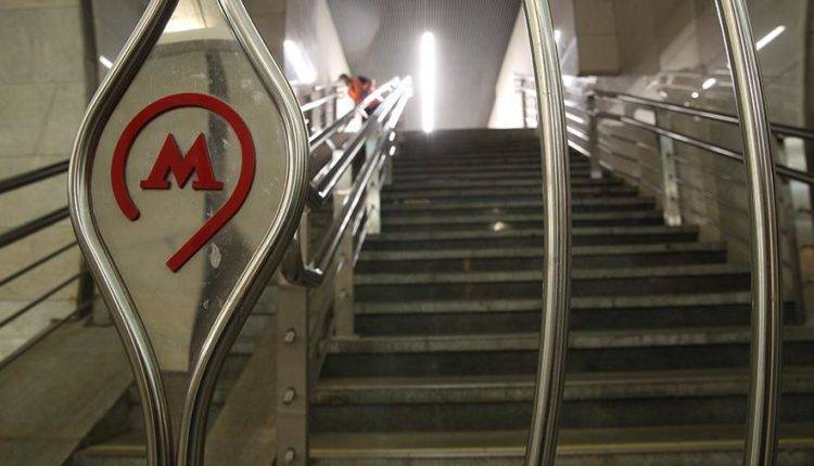 В московском метро закрыли девять станций на красной ветке