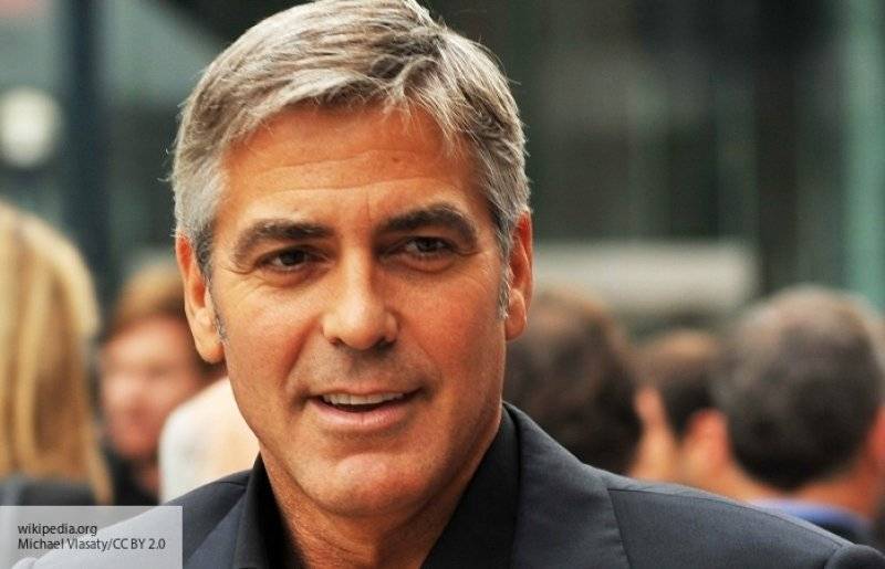Пушков посоветовал Клуни не отпускать супругу на сомнительные конференции в Лондоне