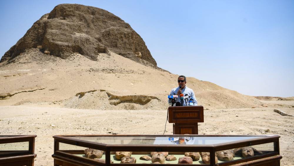 Войти можно, но сложно: Впервые открытая египетская пирамида оказалась "по зубам" не всем посетителям