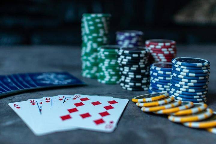 Искусственный интеллект обыграл в покер лучших игроков мира