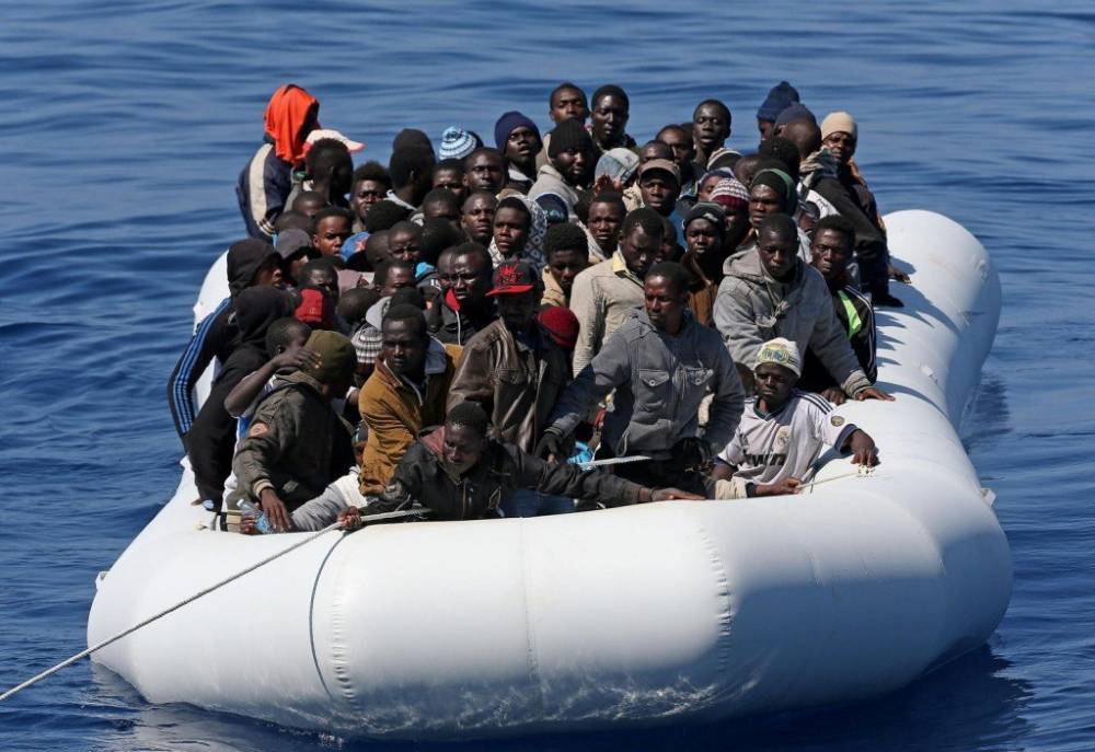 Лодка с нелегалами потерпела крушение у берегов Туниса