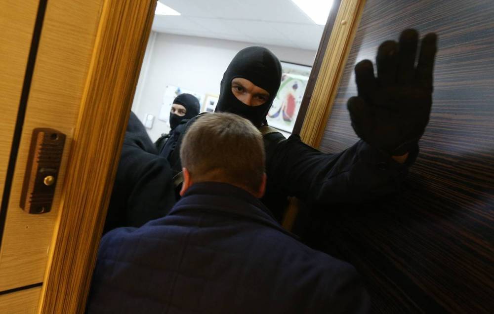 В администрации Колпинского района Петербурга проходят обыски