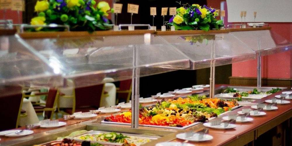 Турция признала повторное использование еды для шведского стола