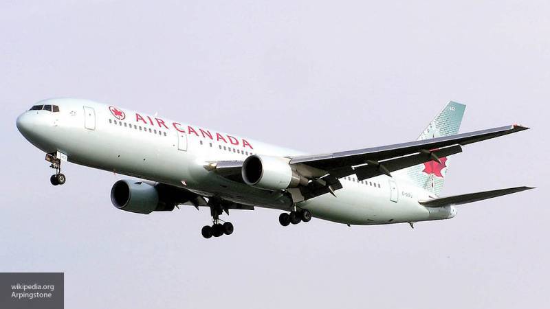 Три человека погибли при крушении небольшого самолета в канадской провинции