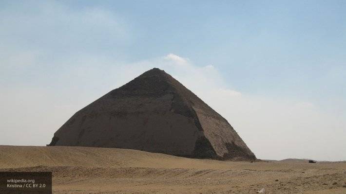 Спустя полвека в Египте открыли «ломанную» пирамиду