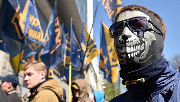Украинским радикалам предложили вооружаться и устраивать массовые расстрелы