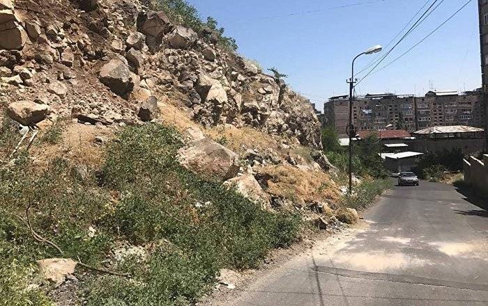 Камнепад на севере Армении - погибли женщина и ее 12-летняя дочь