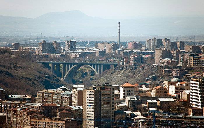 Попытка суицида в Ереване: молодая женщина собиралась броситься с моста