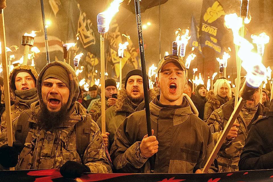 Радикалы толкают украинское руководство к масштабной госизмене