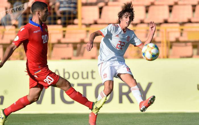 Первый матч U 19 в Ереване: Армении попался грозный соперник из Испании - фотолента