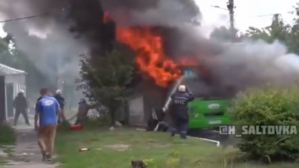Пассажирский автобус загорелся в Харькове