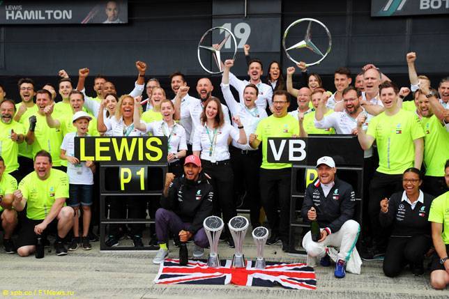 Седьмой победный дубль Mercedes в 2019-м - все новости Формулы 1 2019