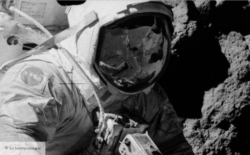 Американские СМИ раскрыли неизвестные факты о миссии Аполлона-11 на Луну