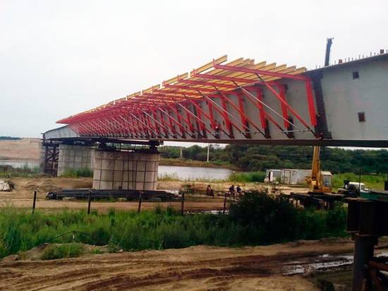 Под руководством Руслана Байсарова произошла стыковка частей моста «Благовещенск-Хэйхэ»