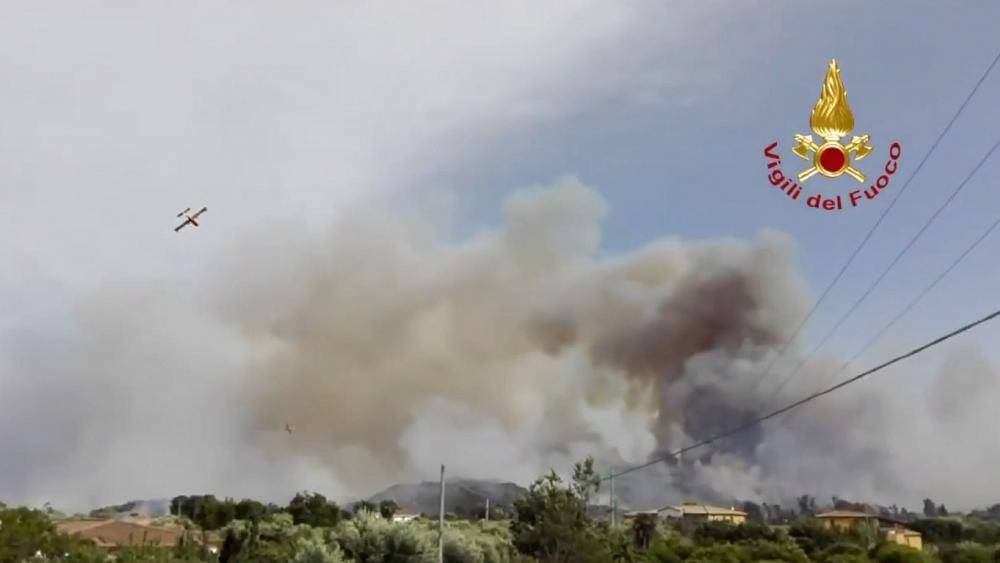 Лесные пожары на Сардинии и в Апулии
