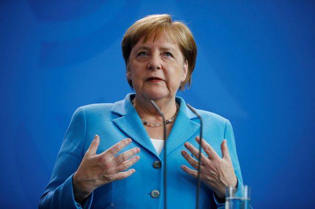 Немецкий врач высказал предположения о здоровье Меркель