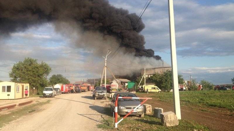 Краснодарские пожарные устранили возгорание в цехе по производству сои