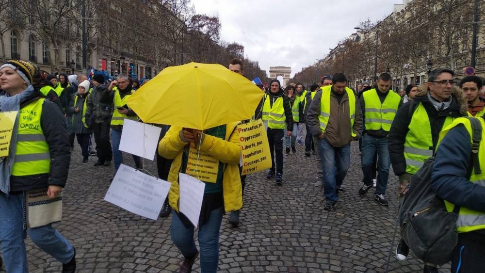 В Париже «желтые жилеты» освистали Макрона на параде в честь Дня взятия Бастилии