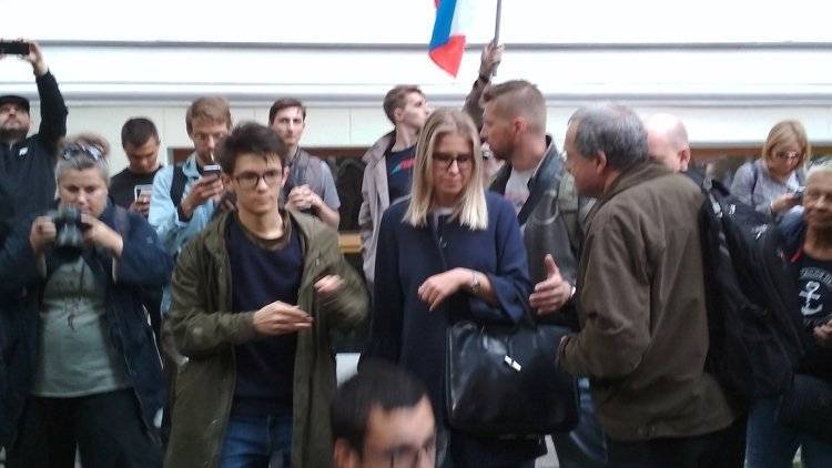 Незаконный митинг Соболь нацелен на уничтожение России, заявил депутат Федоров