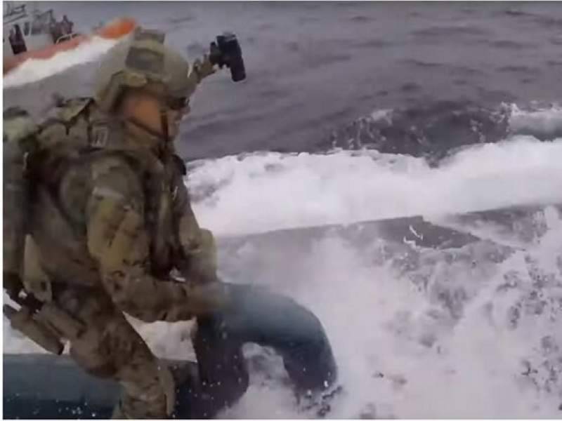 Видео захвата субмарины наркокартеля береговой охраной США сравнили с шутером Call of Duty