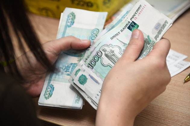Кабмин РФ одобрил проект изменений в валютном законодательстве для операций с наличными