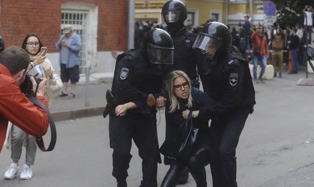 В России на акции протеста задержали десятки людей