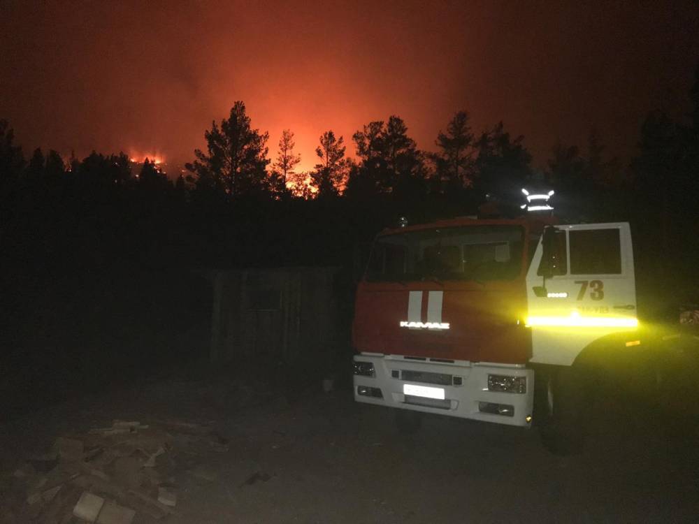 В Бурятии лесной пожар удалось остановить вблизи поселка, где проживают более 6 тысяч человек