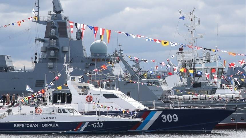Видео: Международный военно-морской салон завершился в Петербурге