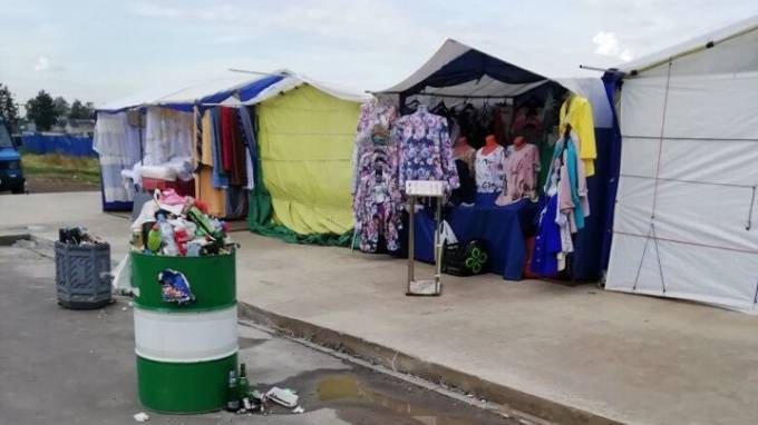 Жители Янино-1 недовольны стихийным рынком на Голландской улице
