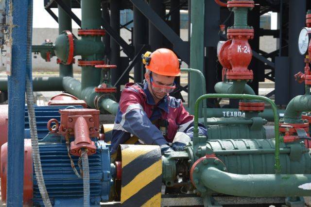 Пошлина на экспорт российской нефти с 1 августа снизится на $6,2 за тонну