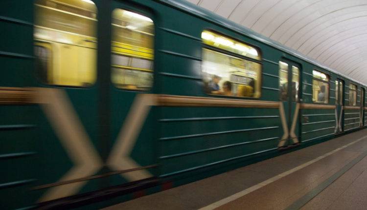 Дипломная работа, рупор и гитара: что чаще всего забывают в московском метро